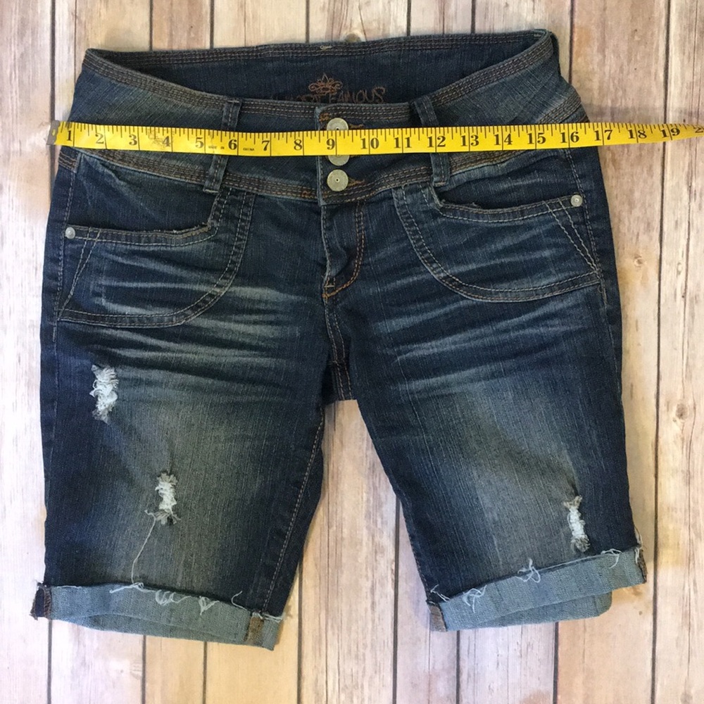 Almost famous factory distressed cutoff - Picture 4 of 5